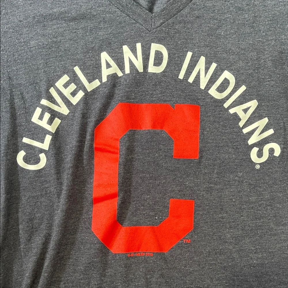 G-III 4Her by Carl Banks Navy V-Neck T-Shirt - Picture 3 of 5